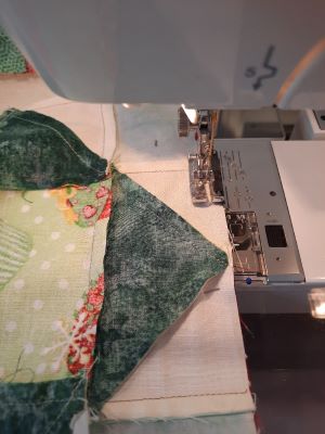 sew quilt border seams facing up